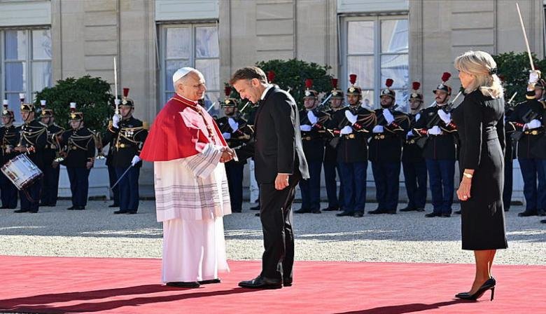 Archived image accompanying Pope Leo Warns in France That AI Could Create a ‘Paradise of Machines’