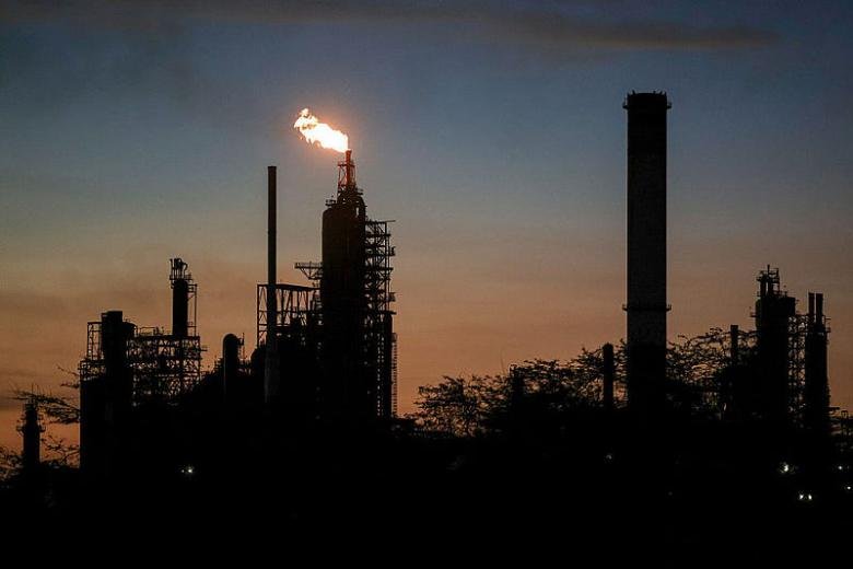 Archived image accompanying Fire Forces Shutdown of Venezuela’s Cardon Refinery; No Injuries Reported