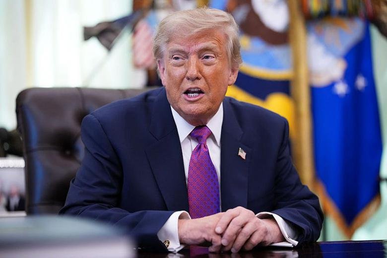 Archived image accompanying President Trump Says US Continues Intelligence Sharing as Ukraine Reports Unwarned Attacks